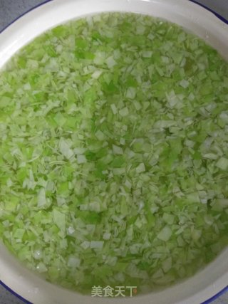 玉米面菜包子的做法步骤：5