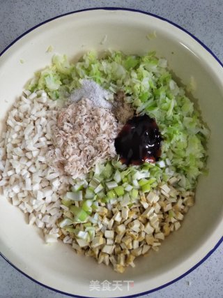 玉米面菜包子的做法步骤：7