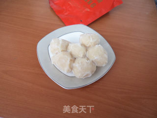 红烧丝瓜墨鱼丸的做法步骤：1