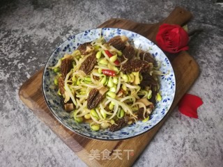 羊肚菌炒黄豆芽的做法步骤：10