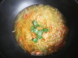 笋丝方便面的做法步骤：8