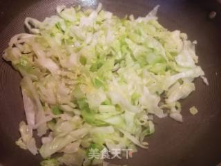 午餐肉炒河粉的做法步骤：1