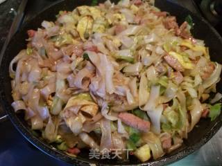 午餐肉炒河粉的做法步骤：12