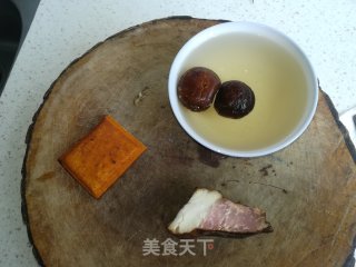腊肉炒杂蔬的做法步骤：2
