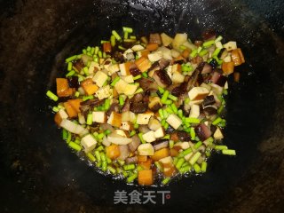 腊肉炒杂蔬的做法步骤：10