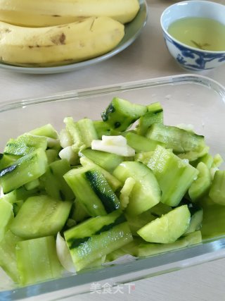 拍拌黄瓜的做法步骤：4