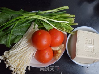 番茄豆腐素菜汤的做法步骤：1