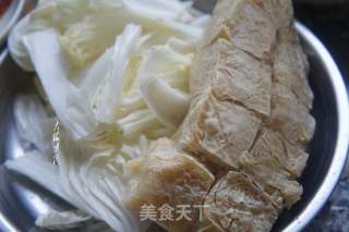 白菜炖冻豆腐的做法步骤：2
