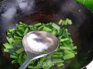 小白菜炒鸡蛋的做法步骤：6