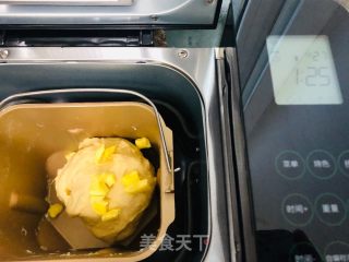 韭菜野笋香菇豆干包的做法步骤：3