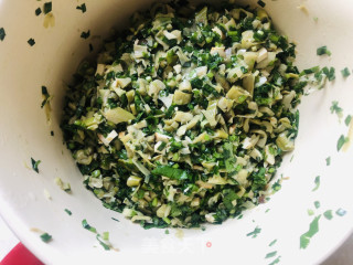 韭菜野笋香菇豆干包的做法步骤：6