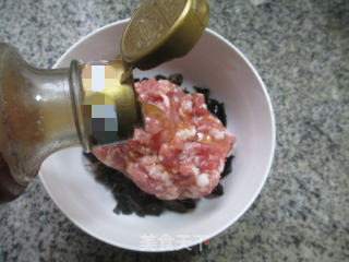 黑木耳肉末窝鹌鹑蛋的做法步骤：5