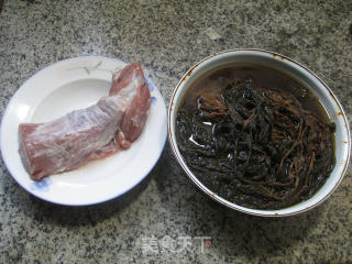 梅干菜蒸里脊肉的做法步骤：1