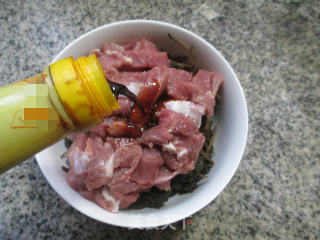 梅干菜蒸里脊肉的做法步骤：7