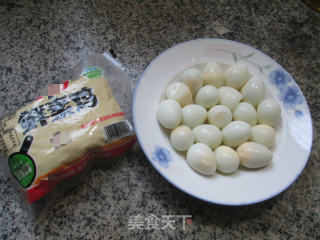 虎皮鹌鹑蛋烧鲜素鸡的做法步骤：1