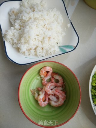 蒜薹虾仁炒饭的做法步骤：2