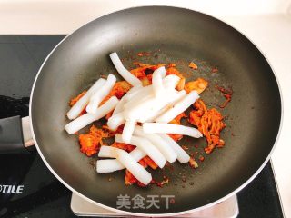 辣白菜炒年糕的做法步骤：4