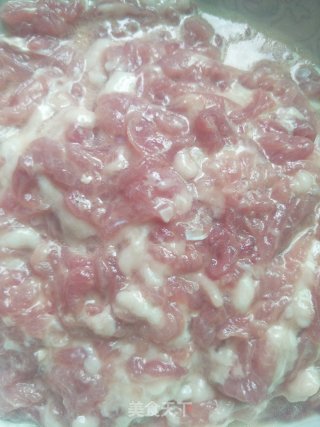 香菜牛肉丝的做法步骤：1