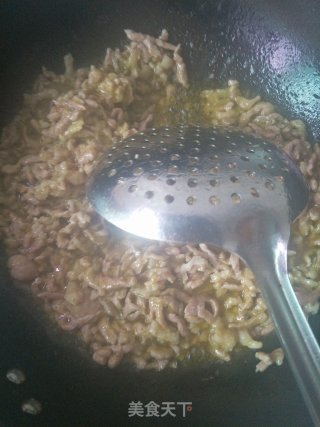 香菜牛肉丝的做法步骤：3