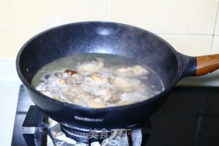 鸡腿炖山药胡萝卜干笋的做法步骤：6