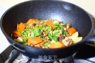 鸡腿炖山药胡萝卜干笋的做法步骤：11