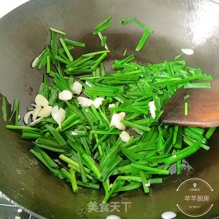 豆芽炒韭菜的做法步骤：4