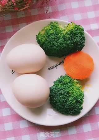 不要再说孩子不爱吃鸡蛋和蔬菜，这样做五珍粉早餐饼，保证孩子抢着吃！的做法步骤：1
