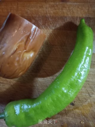 培根蛋炒饭的做法步骤：1
