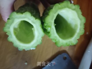 红心苦瓜的做法步骤：2