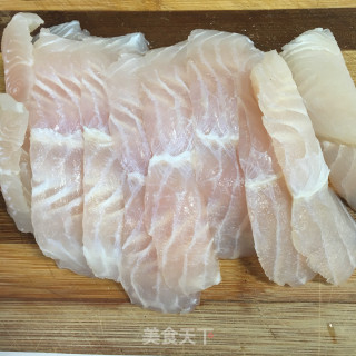 红烧巴沙鱼的做法步骤：1