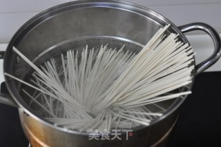 酸菜肥牛面的做法步骤：10