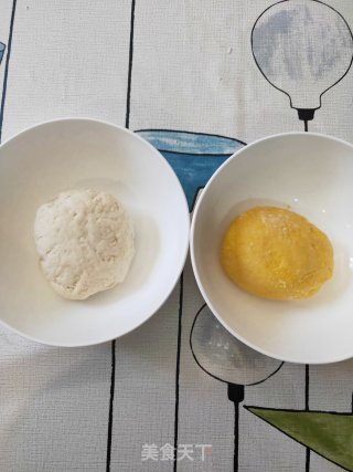 万能土鸡蛋(5)双色花卷的做法步骤：4