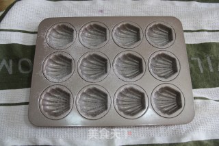 爆汁蓝莓玛德琳的做法步骤：10