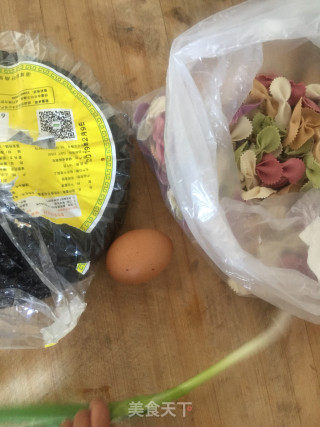 清汤蝴蝶面的做法步骤：1