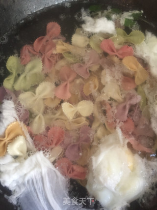 清汤蝴蝶面的做法步骤：3