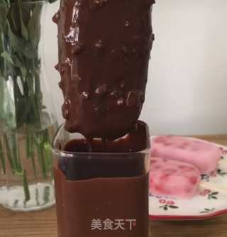 网红梦龙雪糕做法，夏天再也不用出门买了，几个步骤，轻松做一冰箱！的做法步骤：9
