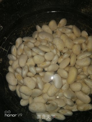 鸭肉炖白芸豆的做法步骤：2