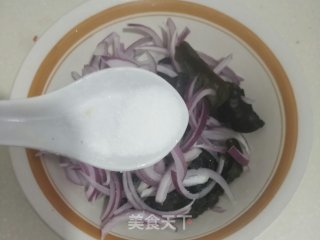 凉拌洋葱木耳的做法步骤：5