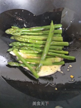 咸蛋黄焗芦笋的做法步骤：6