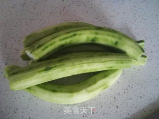 虾皮炒丝瓜的做法步骤：2