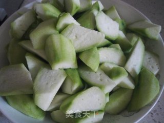 虾皮炒丝瓜的做法步骤：3