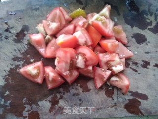 番茄炖牛腩的做法步骤：1