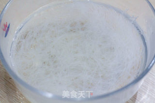 蒜蓉粉丝蒸虾的做法步骤：1