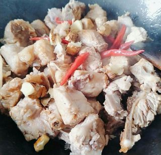 排骨烧鱼豆腐的做法步骤：8