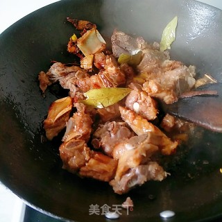 排骨烧鱼豆腐的做法步骤：9