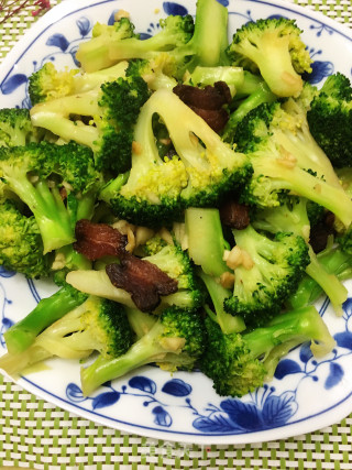 腊肉炒西兰花的做法步骤：9