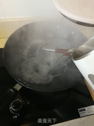 黄瓜皮蛋汤的做法步骤：3
