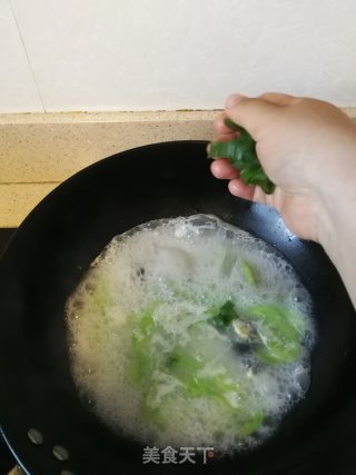 黄瓜皮蛋汤的做法步骤：6