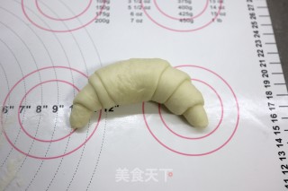 牛角小面包的做法步骤：8