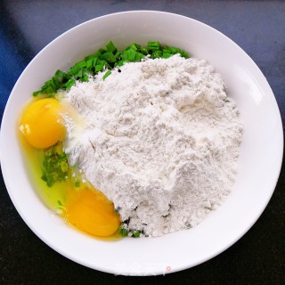 韭菜鸡蛋饼的做法步骤：4